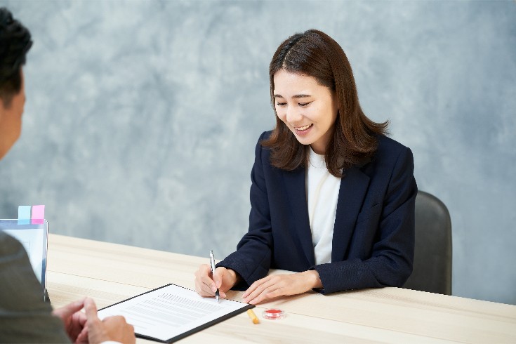 Etablering af arbejdskontrakter i Japan: Definitioner, tilbud og accept, stiltiende etablering, juridisk forklaring af grunde til ugyldighed og annullering