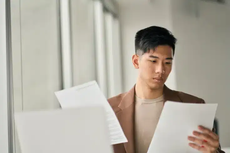 Arbeitsbedingungen durch das 'Arbeitsbedingungen-Benachrichtigungsschreiben' gemäß den überarbeiteten Regeln, die im April des Jahres Reiwa 6 (2024) in Kraft treten, erläutert