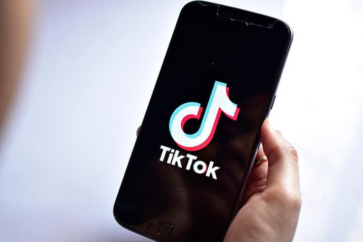 Ποιοι είναι οι κίνδυνοι που κρύβονται στο TikTok; Παρουσιάζουμε επίσης πώς να αντιμετωπίσετε τη συκοφαντία και τη δυσφήμιση