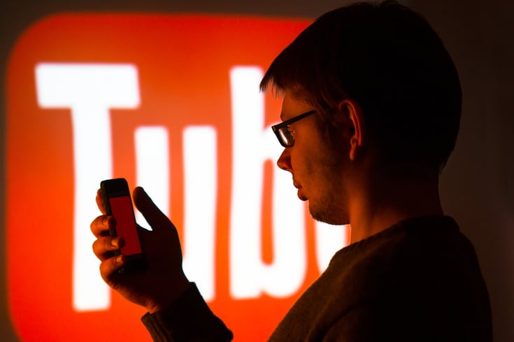 ¿Son legalmente aceptables los videos de comentarios de YouTube sobre incidentes y controversias?