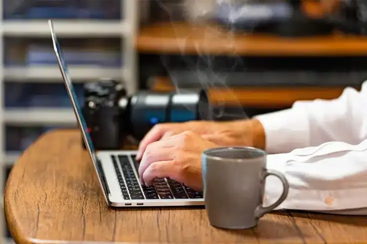 Qu'est-ce que la nouvelle loi sur le freelancing ? Explication des points de contrôle à partir d'un exemple de contrat conforme à la nouvelle loi