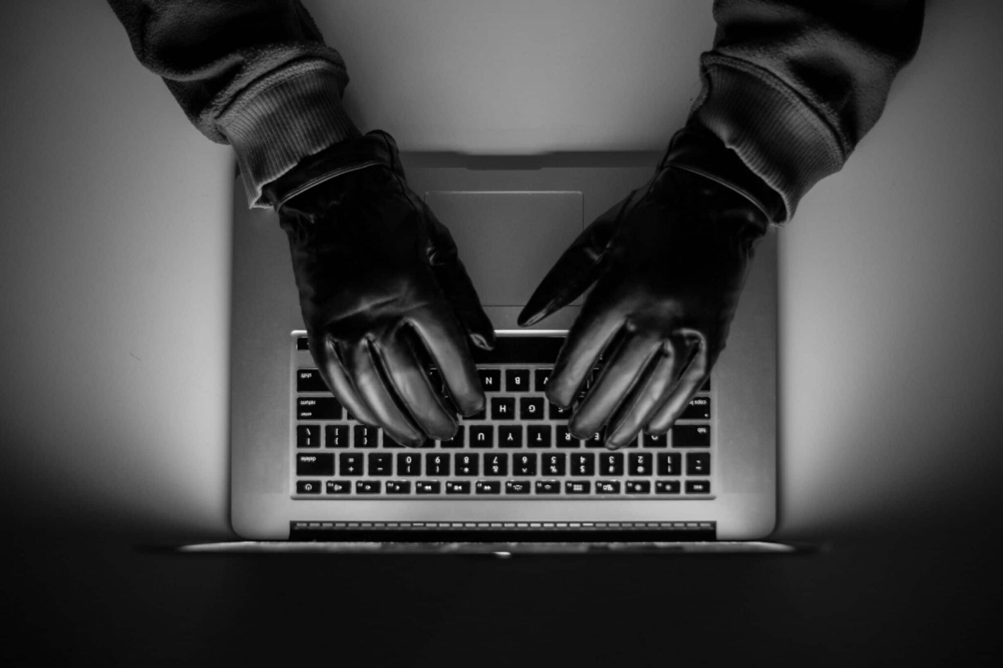 Dettagli sulla 'Legge Giapponese contro l'Accesso Illegale' e casi di violazione