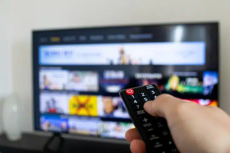 인터넷 사용 시간이 처음으로 TV 시청 시간을 초과, 미디어 사용 현황 설명