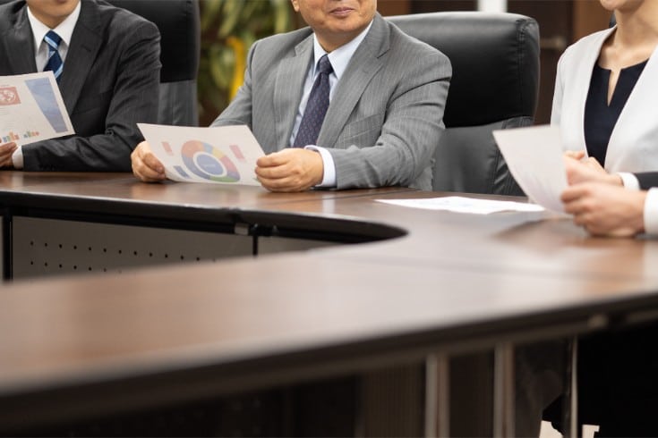 Японы Компанийн Хуульд Заасан Захиргааны Зөвлөлийн Шийдвэр: Чухал Өмчийн Зарцуулалт ба Их Хэмжээний Зээл авалт