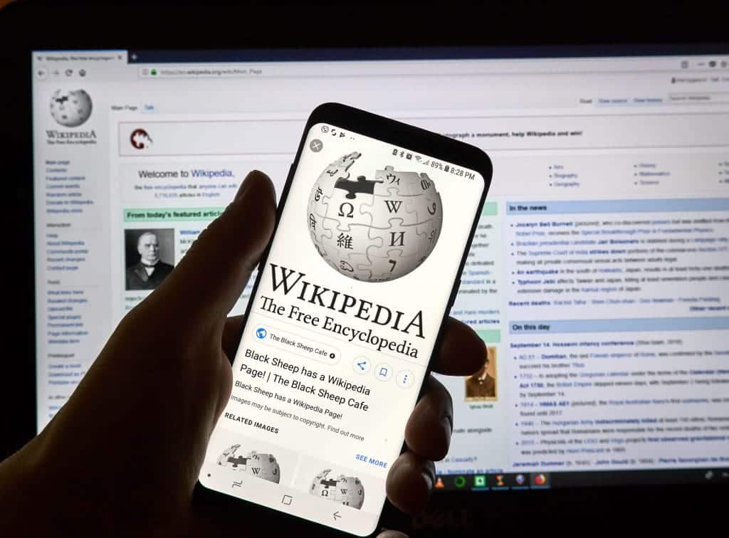 Cara Mengenal Pasti Penyumbang Wikipedia dan Pasaran Yuran Peguam