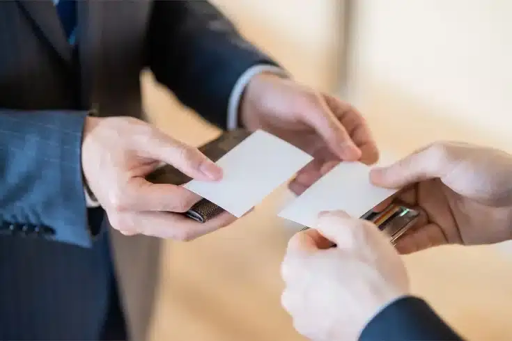अनलाइन विजिटिङ कार्ड आदानप्रदान गर्ने प्रक्रिया के हो? विशेष इलेक्ट्रोनिक मेल कानूनका सम्बन्धमा ध्यान दिनुपर्ने कुराहरू पनि व्याख्या गरिएको छ।