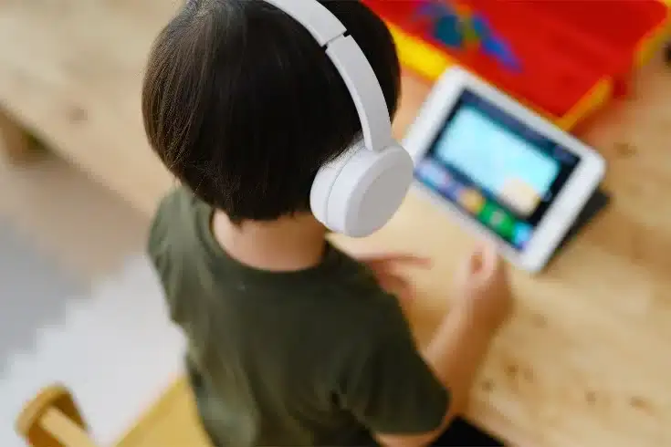 YouTube को बालबालिकासँग सम्बन्धित नीति व्याख्या: उमेर प्रतिबन्धित सामग्रीको के हुन्छ?