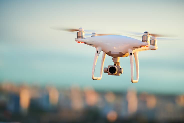 Er det ulovlig å live-streame dronevideoer på YouTube? Lover du bør være klar over