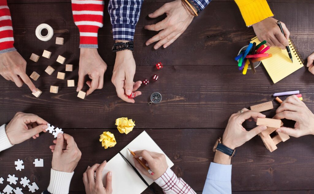 Qual é a lei relacionada à saída de membros de projetos de desenvolvimento de sistemas?