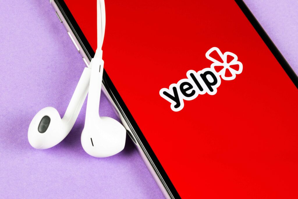 Como remover avaliações do Yelp (イェルプ) que podem levar a danos à reputação?