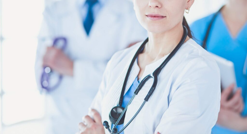 O que são os métodos de remoção de comentários de hospitais e medidas contra danos à reputação?