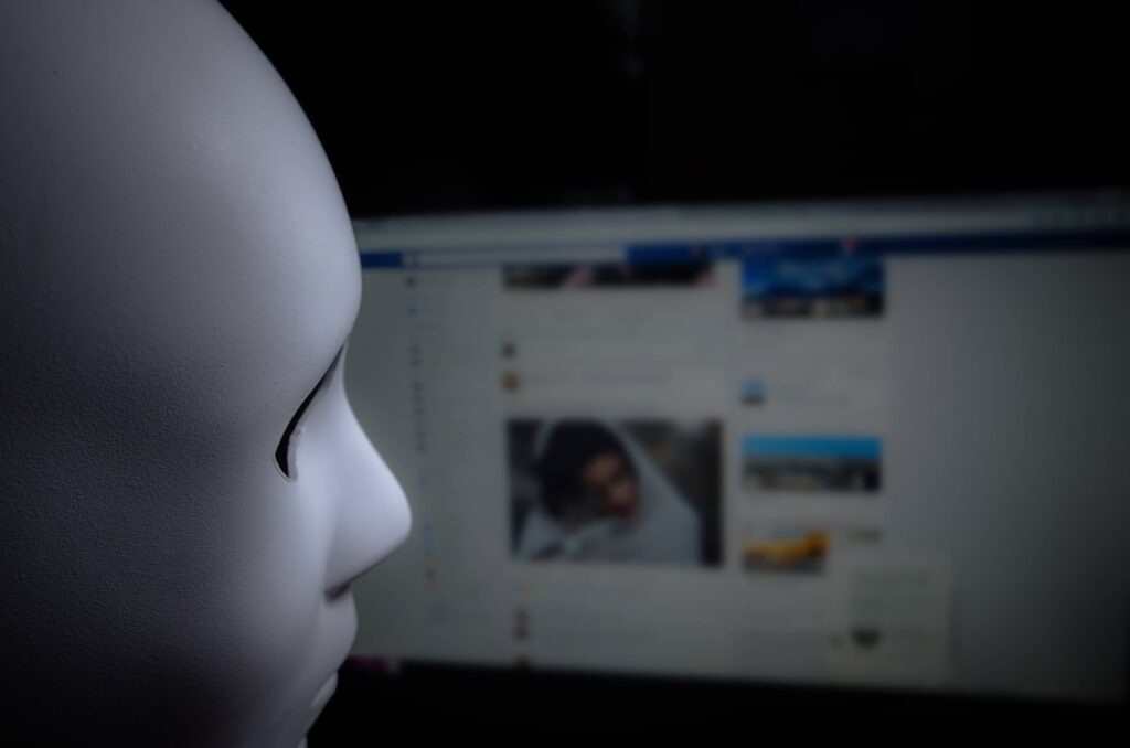 Como lidar com difamação no Facebook? Explicação com base em exemplos de difamação