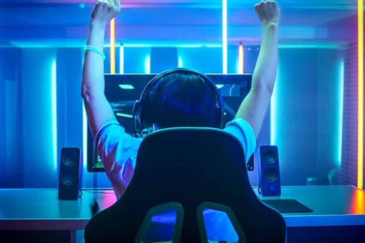 Những vấn đề pháp lý mà các công ty tài trợ eSport cần chú ý là gì? Giải thích cả các điều khoản hợp đồng dự kiến