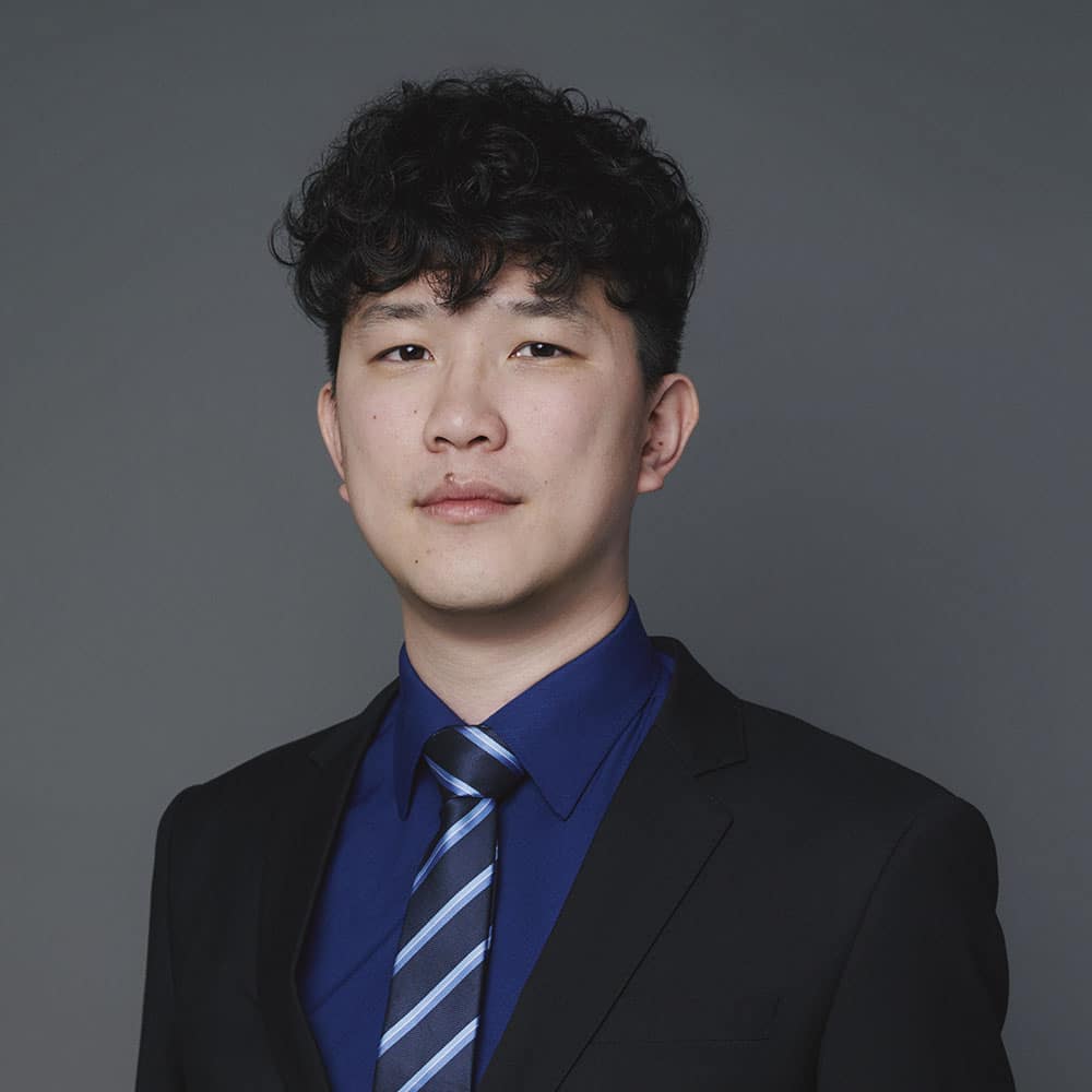 李 徳君 (Li, Te Chun)