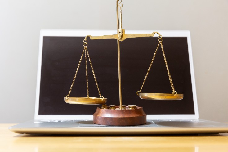 発信者情報開示請求とは？改正に伴う新たな手続きの創設とその流れを弁護士が解説