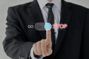 システム開発業務がユーザー都合で中断した場合への対処法とは