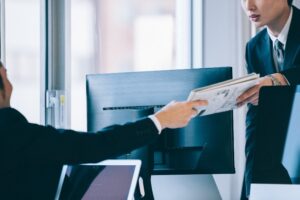 準委任契約や請負契約は再委託できる？システム開発を例に解説