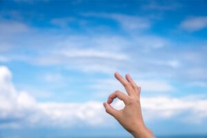 「個人利用OK」など用途が限られたフリー素材を使用する際の留意点