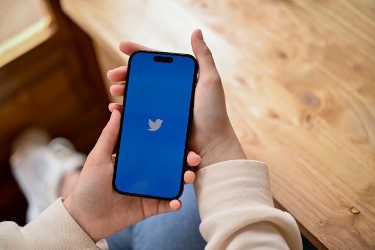 Twitterの投稿者を特定する方法と弁護士費用の相場