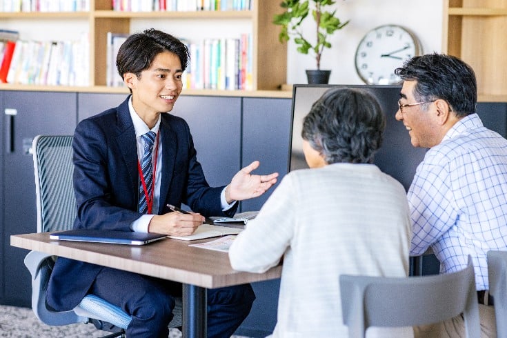 「保険オプション」の提供の問題点を解説~保険業の免許ナシで提供は可能か?~