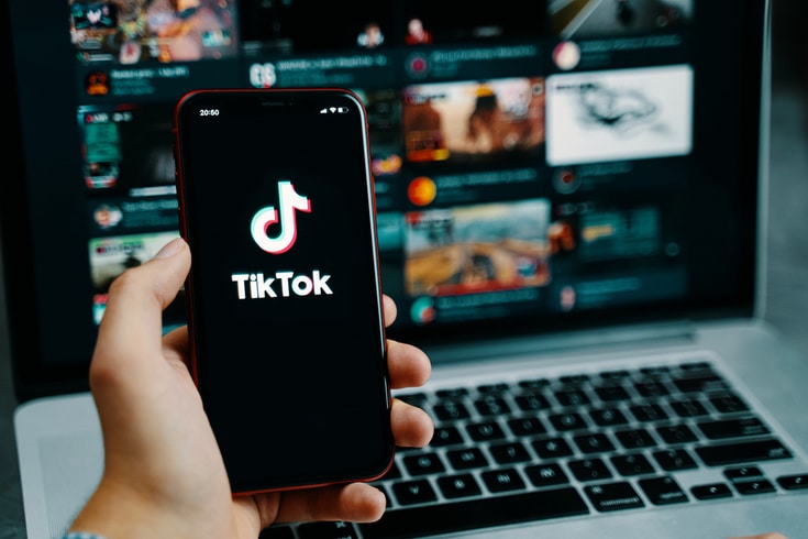 Imagine cu TikTok și un videoclip