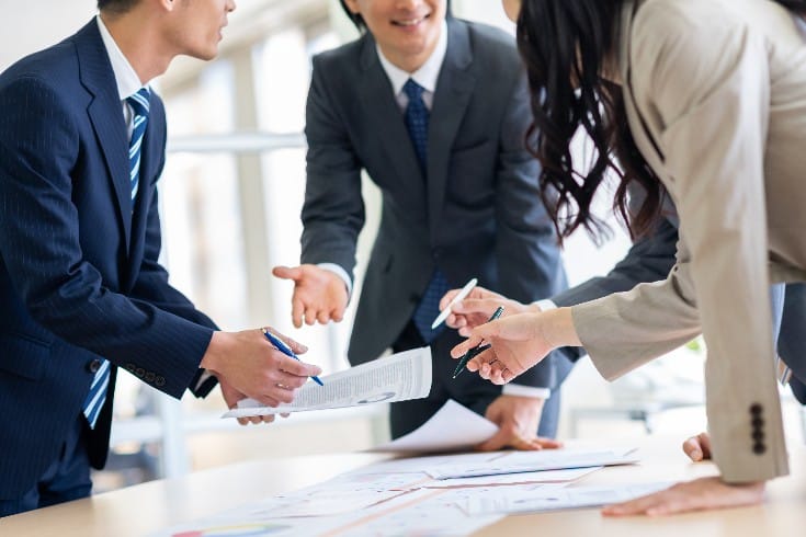 広告規制に違反しない表現をするためには