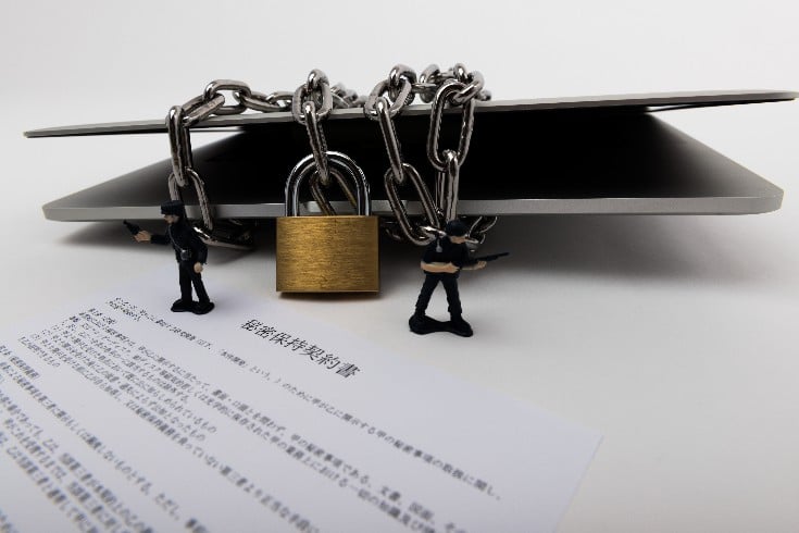 委託先のセキュリティインシデントを防ぐには?発注元の内部統制システムの構築・運用を解説