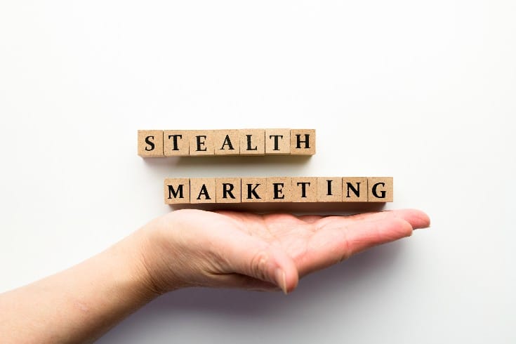 ステマは不当表示?規制強化への動きと景品表示法について解説