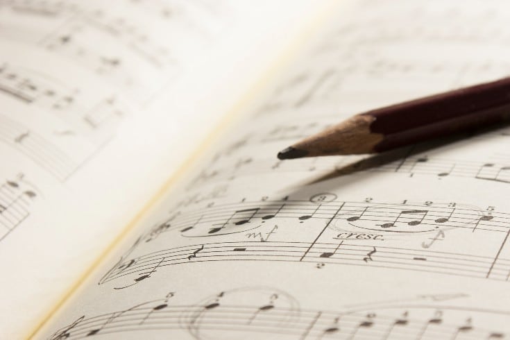 音楽メロディーの「盗作」のラインは?複製と二次的著作物の判例「どこまでも行こうvs記念樹事件」を解説