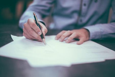 英文契約書の基礎知識とは?知っておきたい契約に関する知識を解説
