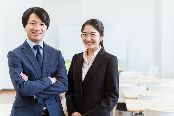 男性と女性の写真