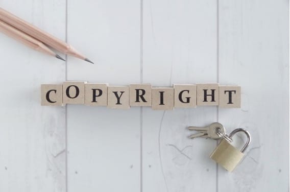 著作権は海外でどう保護される？国際的な2つの条約について解説