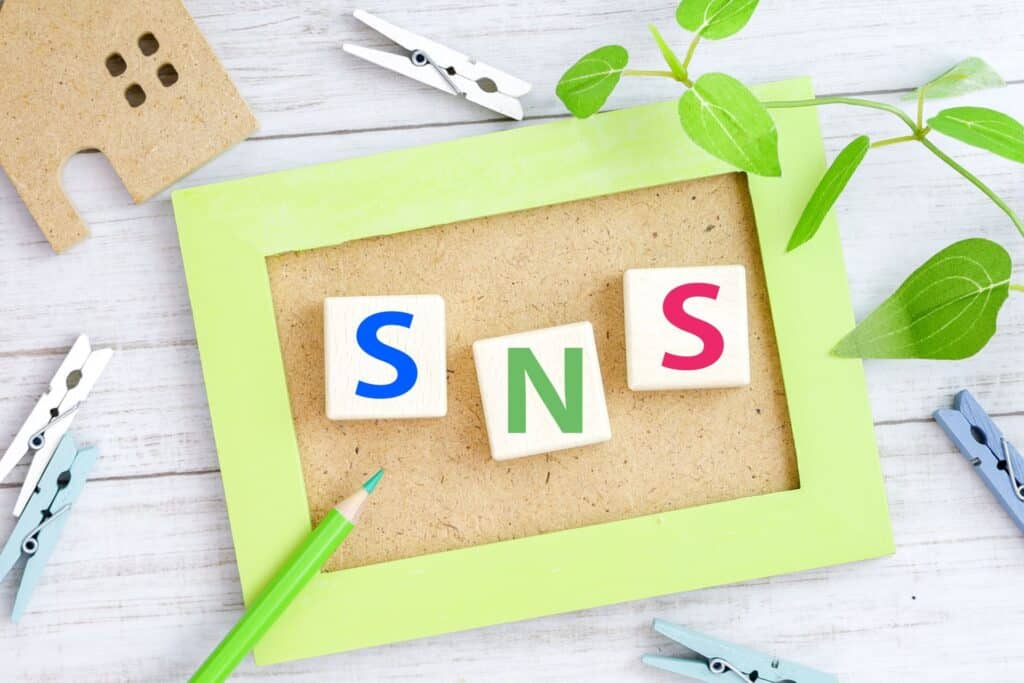 SNS