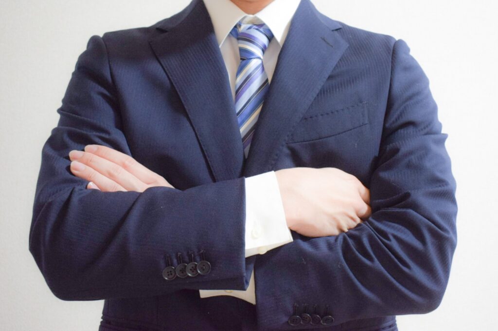 他人の住所を特定して晒すと犯罪になる?投稿者の特定方法も解説