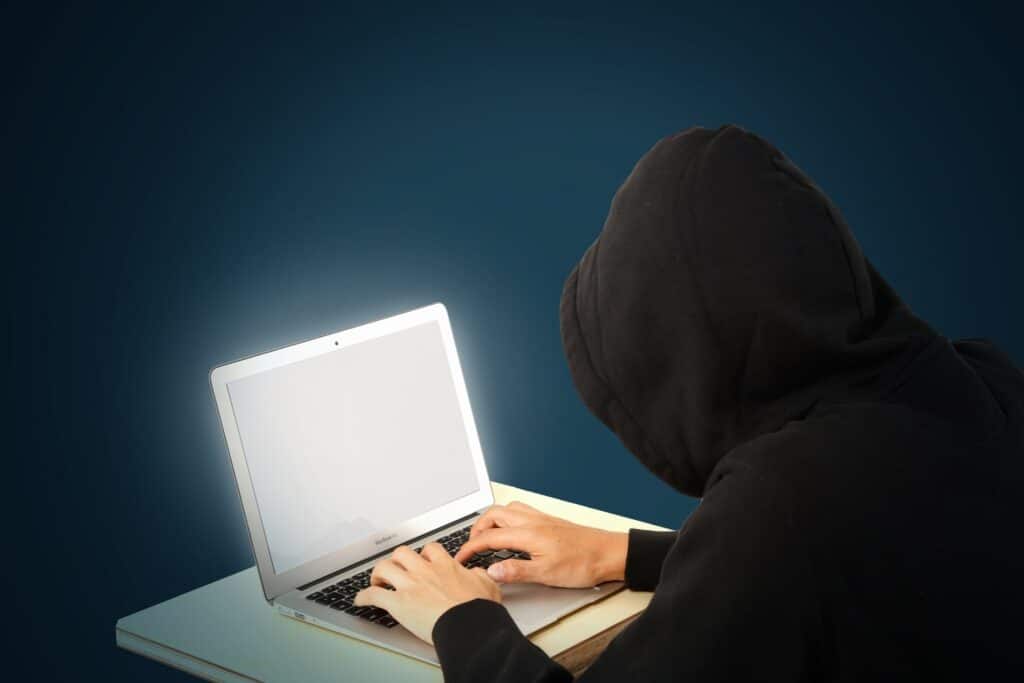 人の名前を勝手に載せると罪になる?個人情報が晒された事例についても解説