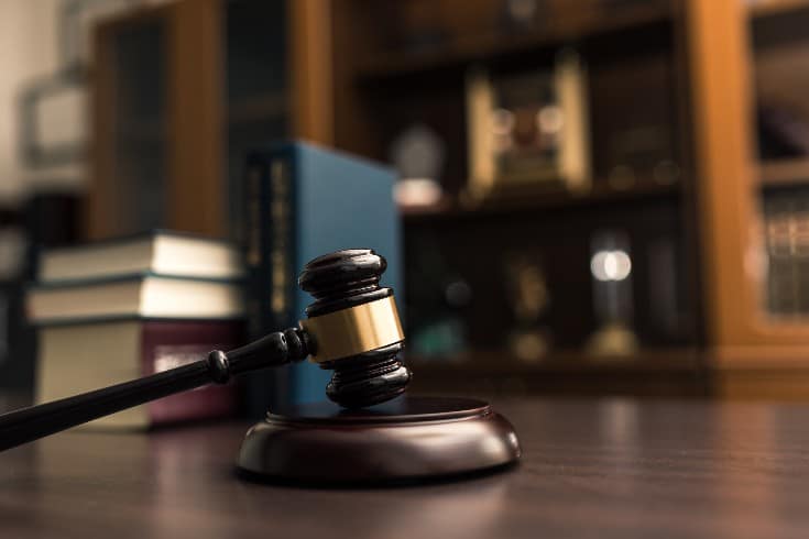 仮処分手続による投稿者のIPアドレス開示請求