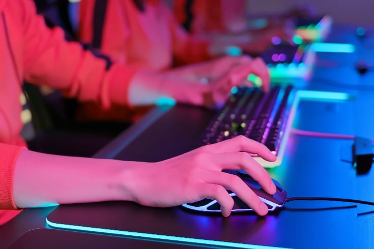 企業がeスポーツに参入する目的