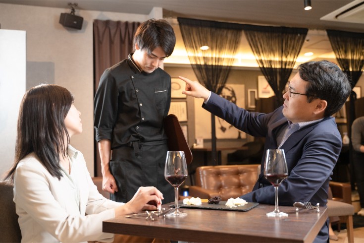 カスタマーハラスメントにはどのような事例がある?裁判例から対策ポイントを解説