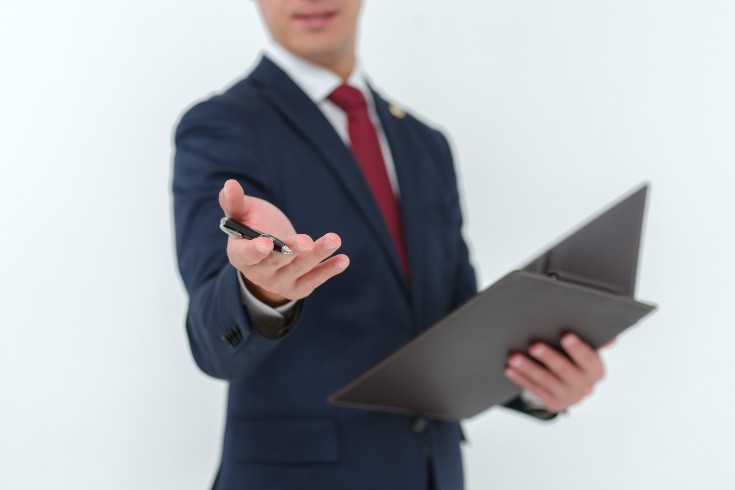 違法だとして削除請求する場合