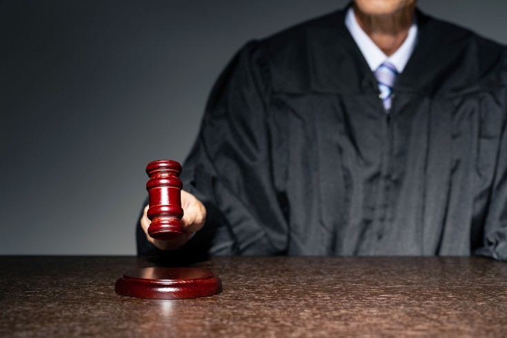 裁判所手続により口コミの削除の仮処分を求める方法