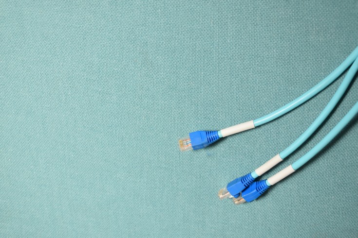 仮処分による投稿者特定