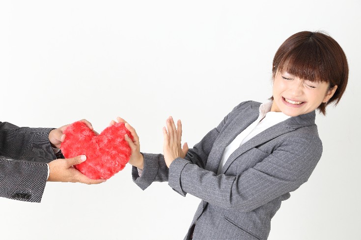 性的な関心や欲求に基づく記載内容を含むメールの場合