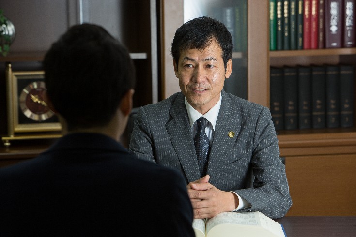 まとめ:YouTubeの荒らしコメント投稿者特定は弁護士に相談しよう