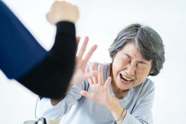 利用者の尊厳を守るための法制度