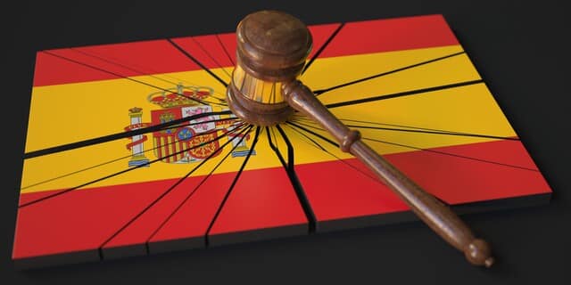 スペインにおける債務不履行と契約の不均衡への対応