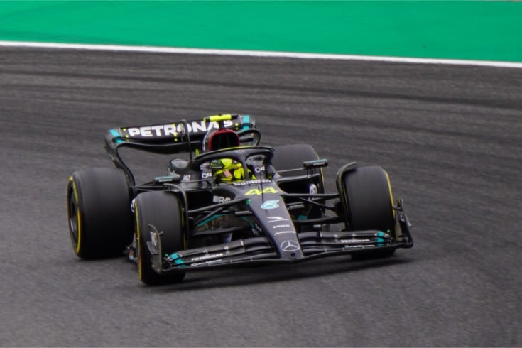 たった数十cmの“テープ”が招いた5万ユーロの罰金──F1にみる安全手順と規則運用の実際
