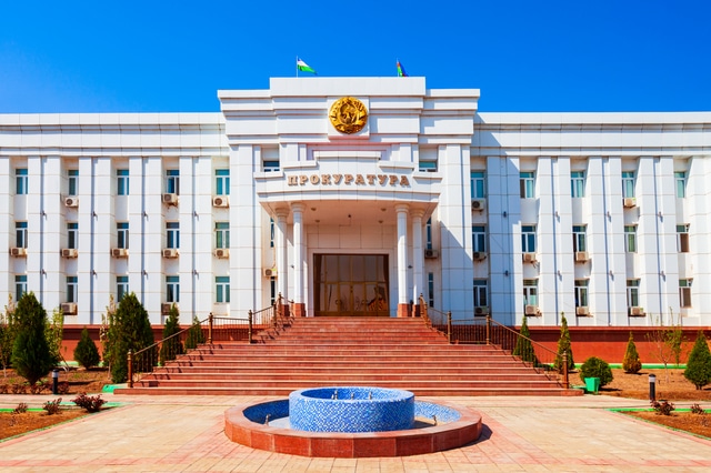 ウズベキスタン法体系の構造的理解:大陸法典と旧ソ連法の融合がもたらす独自性