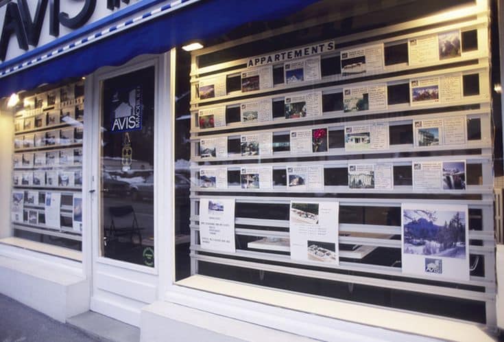 スイスにおける許可主義の原則と例外:居住用と事業用不動産の峻別