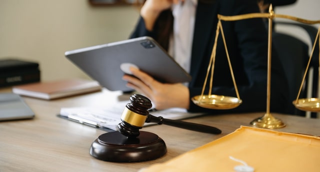 ギリシャの違反に対する制裁:行政罰と刑事罰