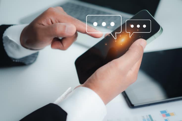 米カリフォルニア州のAIチャットボット規制法(SB 243)とは?企業に求められる透明性義務と安全対応を解説